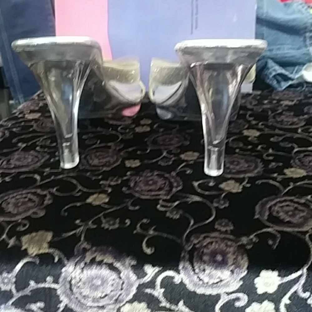 Heels - Picture 3 of 4